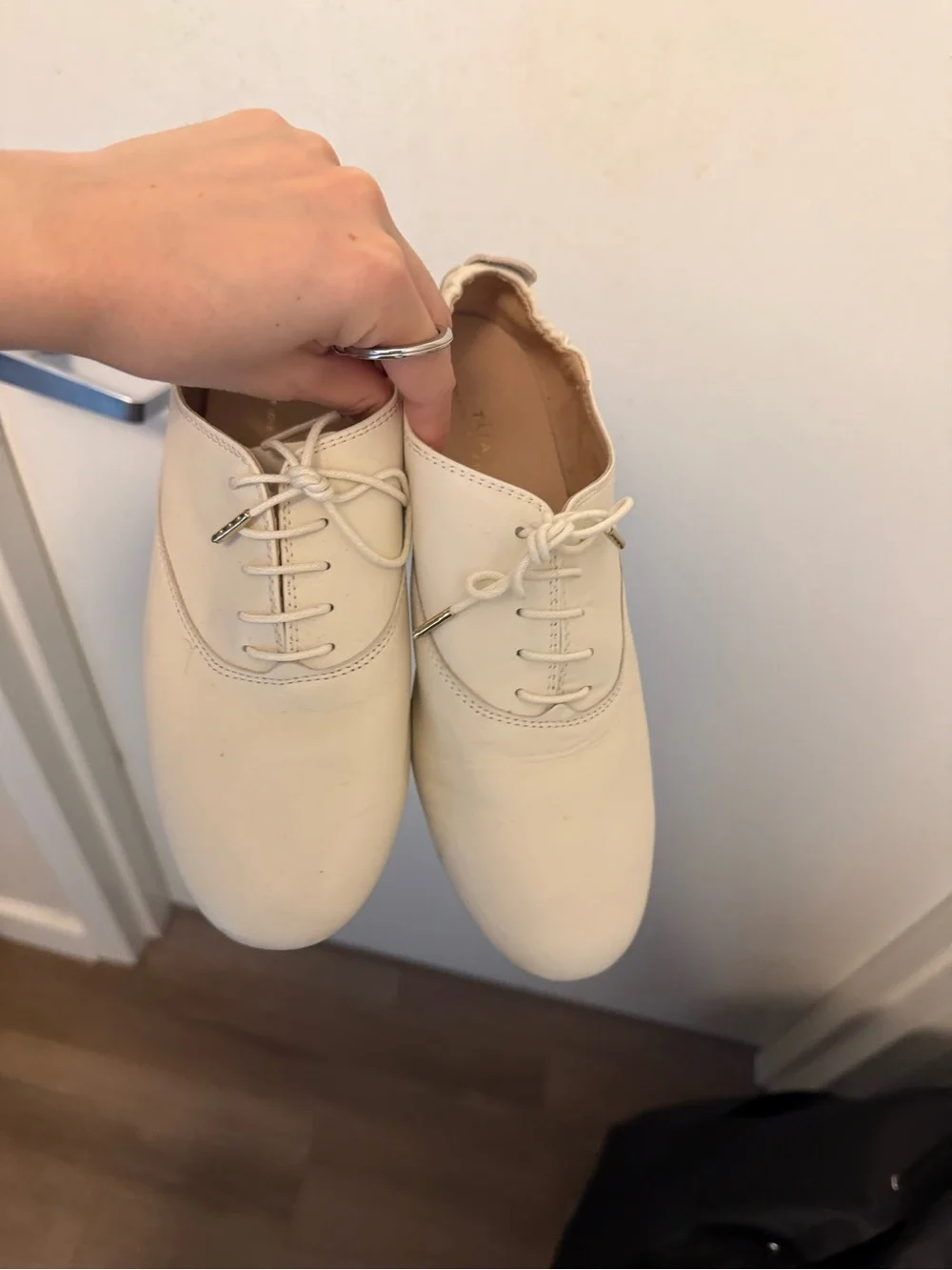 Cream Lace-Up Women's Oxfords — Lightweight Everyday Flats